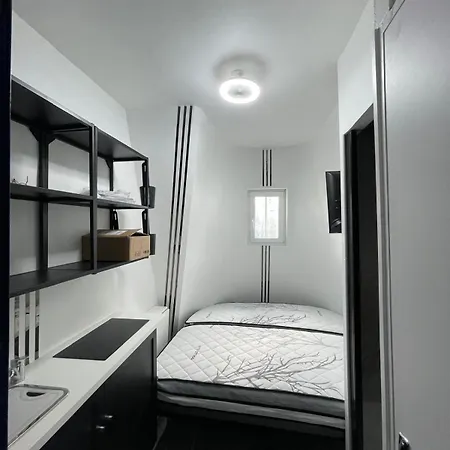 Bastille Bercy Gare De Lyon Climatisee 9m2 Idéal 1 Pers ,max 2 Pers